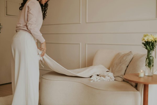 How do you achieve the perfect balance of flavors in a Lancashire hotpot?